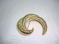 Vintage 80s Swirl Design Textured Gold Brooch Signed Saron