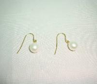Beautiful Cultured Pearl Drop Pendant and Chain and Matching Earrings