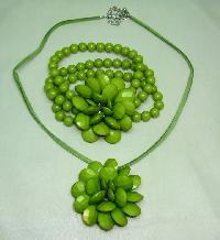 Chunky Green Flower Shaped Acrylic Pendant and Stretch Bracelet Set
